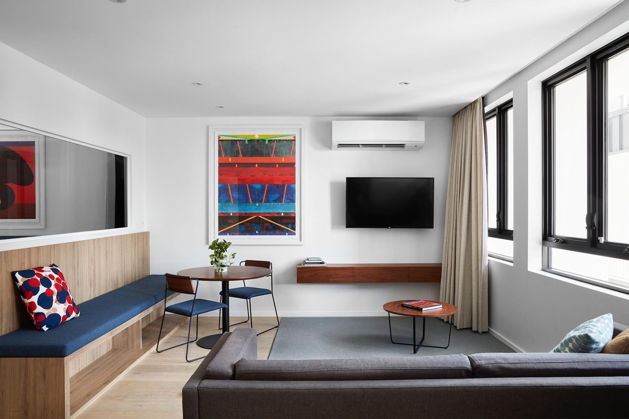 The Johnson - Art Series Hotel